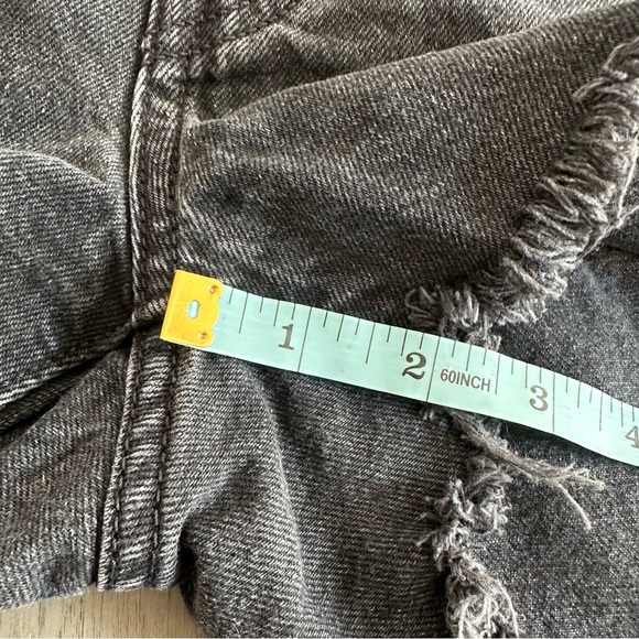 LEVI’S 501 Black Cutoff Jean Shorts Distressed Button Fly Size 30 - Picture 11 of 12